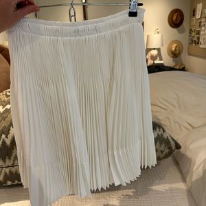 Vince pleated white skirt